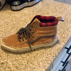 Vans mtes size 8.5 brown